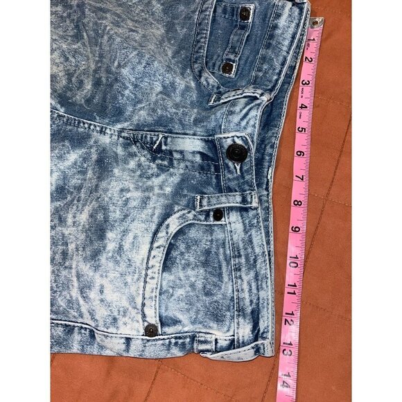 True Religion Geno  Acid Wash Denim Roll-Up Shorts Size 16 - Picture 7 of 10